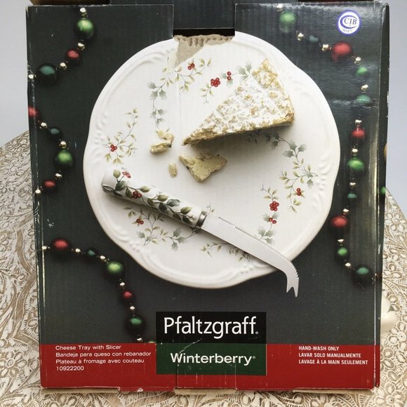 Pfaltzgraff Cheese Tray with Slicer Winterberry Christmas Holiday Winter Party - Picture 8 of 9